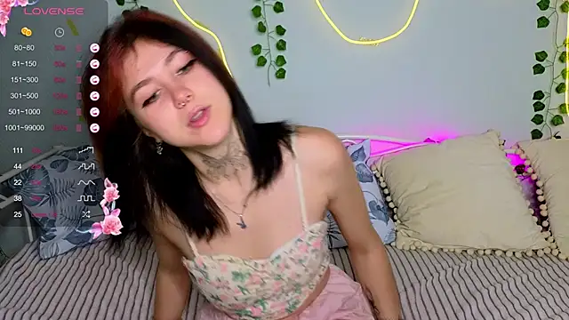 Snapshot of sweet_miami chatting on October 2025 01:47:02 AM sweet miami online show from October 2025 01:47:02 AM