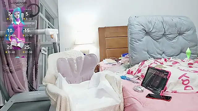 Snapshot of Eulalia-A chatting on October 2025 10:13:02 AM Eulalia-A online show from October 2025 10:13:02 AM