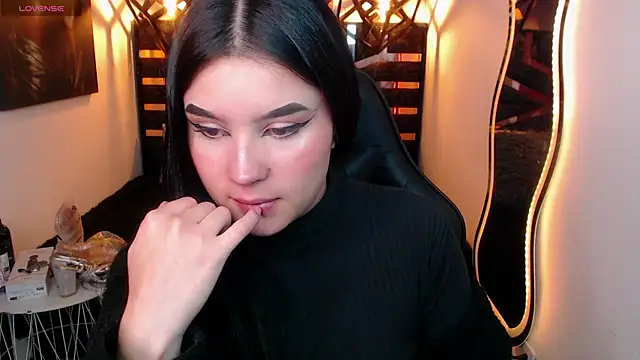 Natalie loffreda online show from April 2026 07:47:02 PM