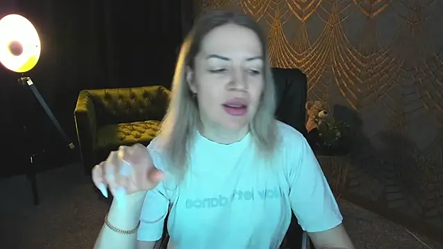 Anna Snows online show from April 2026 05:41:02 AM