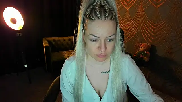 Anna Snows online show from April 2026 05:34:02 AM