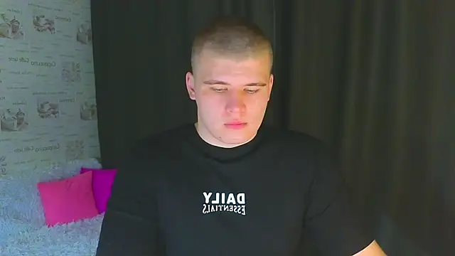 kittenmurr online show from September 2025 09:04:01 PM