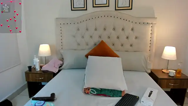 natasha moreno online show from February 2026 12:26:01 PM