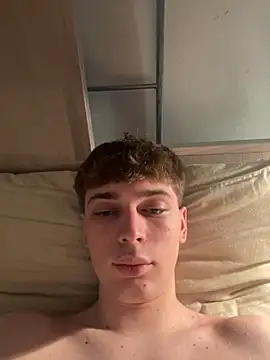 Snapshot of Fappatore_Nato05 chatting on September 2025 02:17:01 PM Fappatore Nato05 online show from September 2025 02:17:01 PM