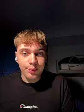 Snapshot of Fappatore_Nato05 chatting on October 2025 01:05:02 AM Fappatore Nato05 online show from October 2025 01:05:02 AM