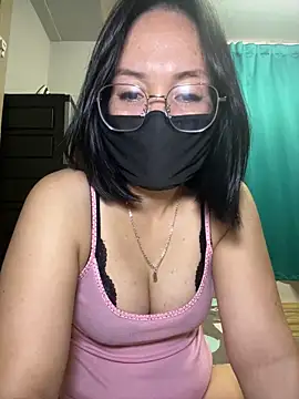 melyiaaa online show from December 2025 02:47:02 PM