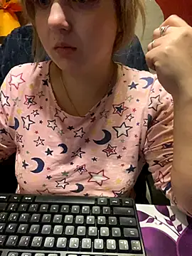 qSensi online show from November 2025 12:36:01 AM