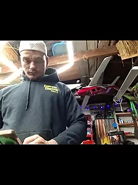 Snapshot of twistafatpipe chatting on January 2026 08:05:01 AM twistafatpipe online show from January 2026 08:05:01 AM