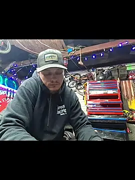 Snapshot of twistafatpipe chatting on February 2026 01:52:02 PM twistafatpipe online show from February 2026 01:52:02 PM
