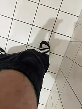 Dicksxd online show from February 2026 07:08:01 PM