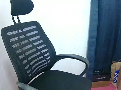 B-e-l-l-e online show from October 2025 07:05:02 AM