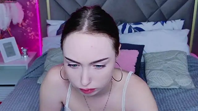 MonikaCarter online show from November 2025 12:18:01 PM