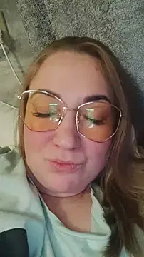 Snapshot of Kiss_Eva chatting on December 2024 12:04:01 AM Kiss Eva online show from December 2024 12:04:01 AM