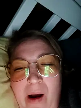 Snapshot of Kiss_Eva chatting on September 2025 10:37:02 PM Kiss Eva online show from September 2025 10:37:02 PM