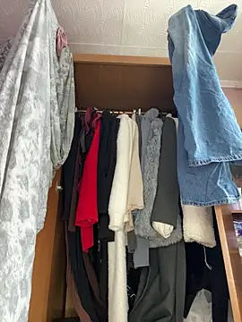 April Purr online show from April 2026 08:29:02 AM