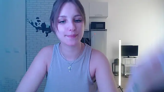 Leonaalove online show from April 2026 11:22:02 AM