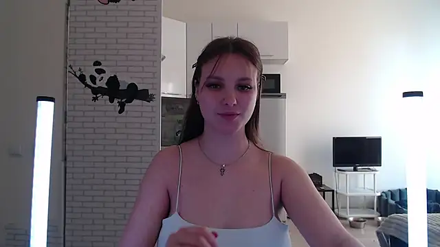 Leonaalove online show from April 2026 02:34:01 PM