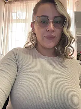 CurvyLust x online show from December 2025 01:38:01 PM