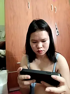 emyeuhss online show from September 2025 03:47:01 PM