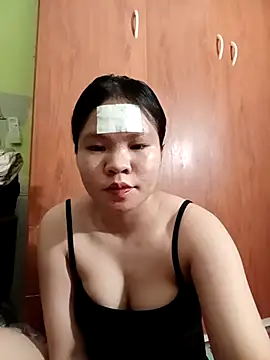 emyeuhss online show from October 2025 03:52:01 PM