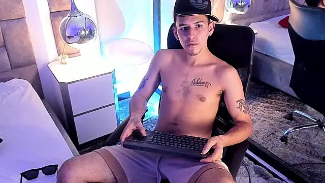 MikeMyllers online show from October 2025 03:47:02 AM