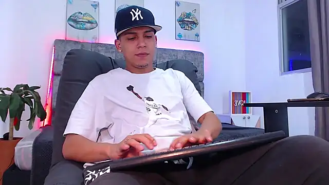 david santos16 online show from November 2025 11:51:02 PM