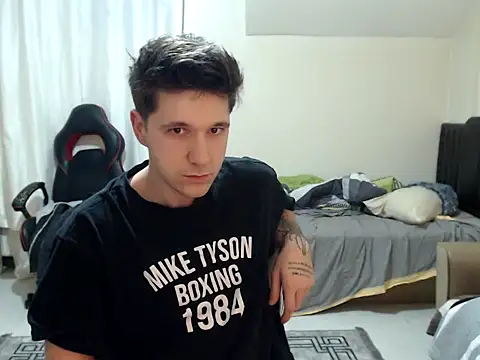 Snapshot of 2handsomemann chatting on February 2026 06:23:02 PM 2handsomemann online show from February 2026 06:23:02 PM