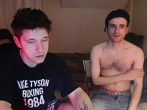 Snapshot of 2handsomemann chatting on April 2026 08:20:02 PM 2handsomemann online show from April 2026 08:20:02 PM