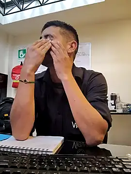 Juann-cock online show from November 2025 04:07:02 PM