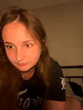 MadilynX777 online show from September 2025 01:18:01 AM