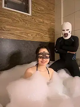 NENEandOJI online show from March 2026 10:48:01 AM