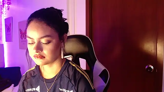 Sofia Tanaka online show from September 2025 12:26:01 PM