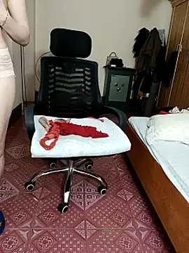 Moona heny online show from October 2025 12:17:02 PM