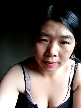 Snapshot of quynhkoolbae chatting on October 2025 01:03:02 AM quynhkoolbae online show from October 2025 01:03:02 AM