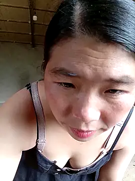 Snapshot of quynhkoolbae chatting on October 2025 03:37:01 AM quynhkoolbae online show from October 2025 03:37:01 AM