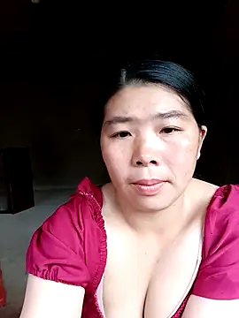 Snapshot of quynhkoolbae chatting on October 2025 11:49:01 PM quynhkoolbae online show from October 2025 11:49:01 PM