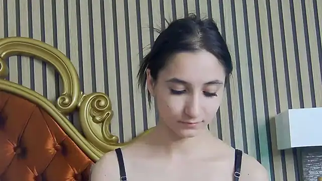 Snapshot of CarolinaBlair chatting on June 2026 02:58:01 AM CarolinaBlair online show from June 2026 02:58:01 AM