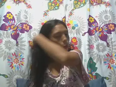 Snapshot of preggymom19 chatting on October 2025 03:06:01 AM preggymom19 online show from October 2025 03:06:01 AM
