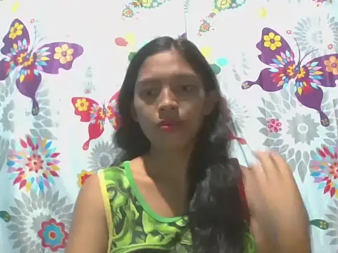 Snapshot of preggymom19 chatting on October 2025 02:12:02 AM preggymom19 online show from October 2025 02:12:02 AM