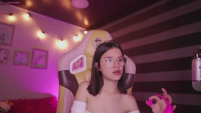 Lana Dreams  online show from November 2025 12:43:01 AM