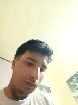 Snapshot of derek_devil24 chatting on April 2026 04:35:01 AM derek devil24 online show from April 2026 04:35:01 AM