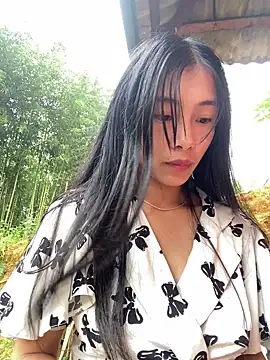 EmLy02 online show from October 2025 01:06:01 AM