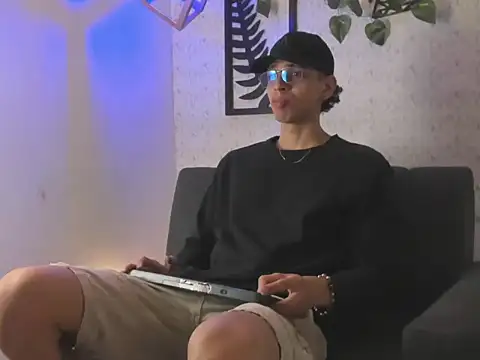 nicolai drake online show from October 2025 04:12:02 AM