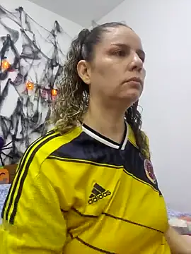 Nina vallon online show from October 2025 01:44:01 PM