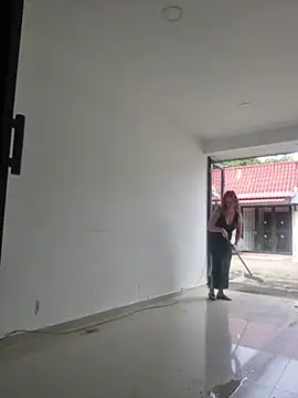 Nina vallon online show from November 2025 01:21:02 PM