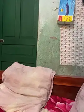 qinejr37 online show from October 2025 01:00:02 PM