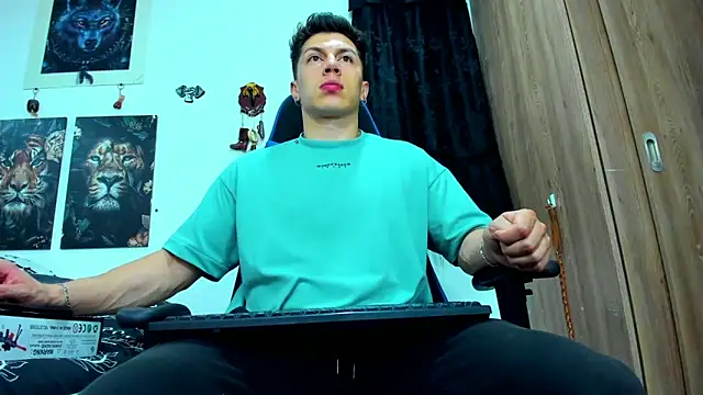 javiersexymann online show from March 2025 04:39:02 AM