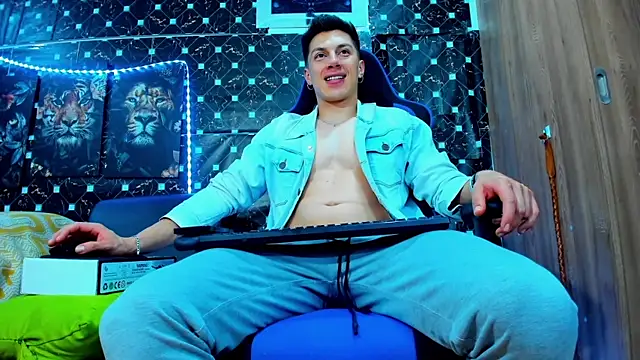 javiersexymann online show from September 2025 10:35:02 PM