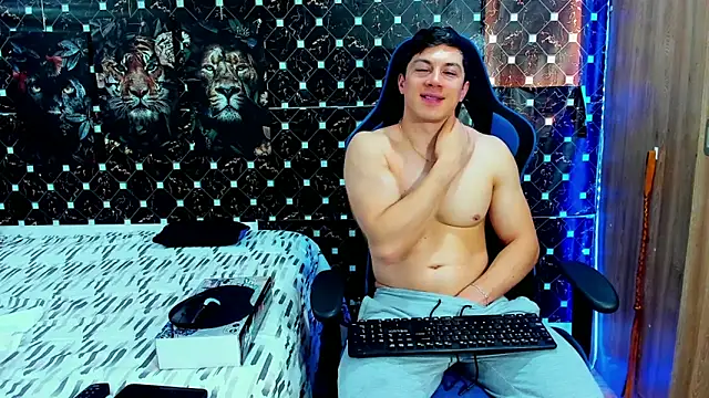 javiersexymann online show from May 2026 06:50:01 PM