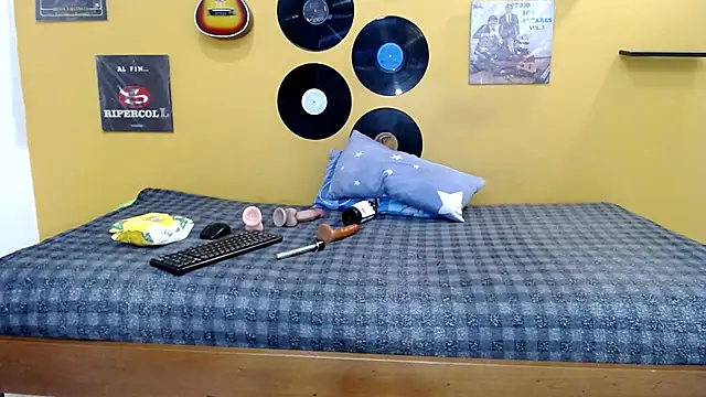 skinnyverus18 online show from February 2026 07:21:02 PM